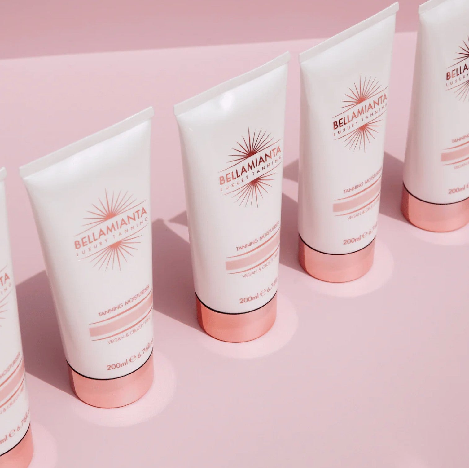 Bellamianta Luxury Gradual Tanning Moisturiser 200ml lifestyle image