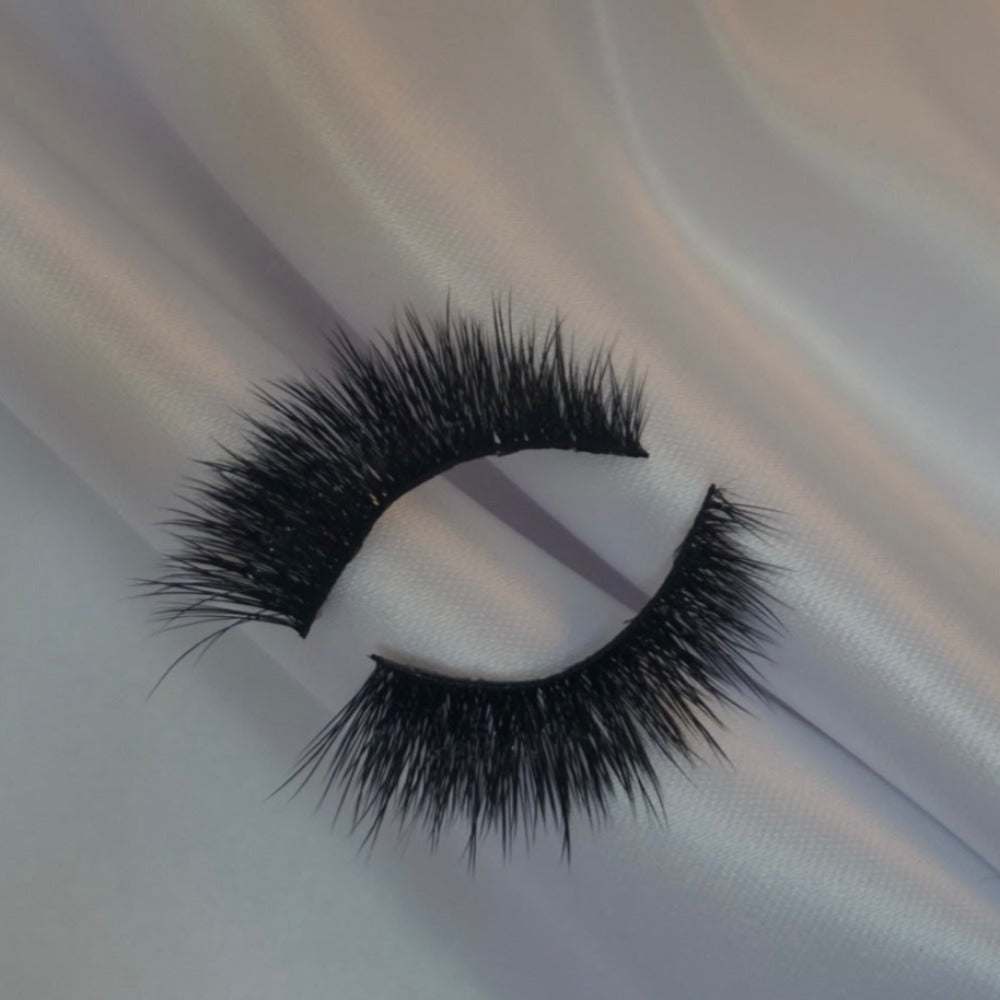 Bombshell Beauty Cosmetics - Luxury Lashes cindy