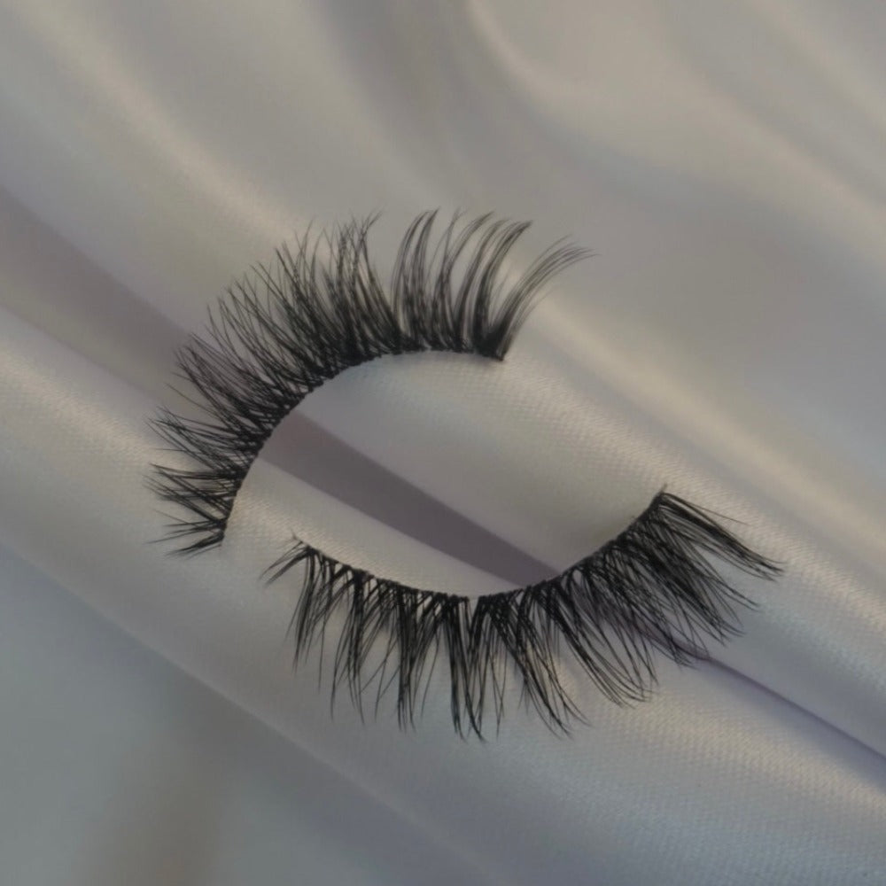 Bombshell Beauty Cosmetics - Luxury Lashes monroe