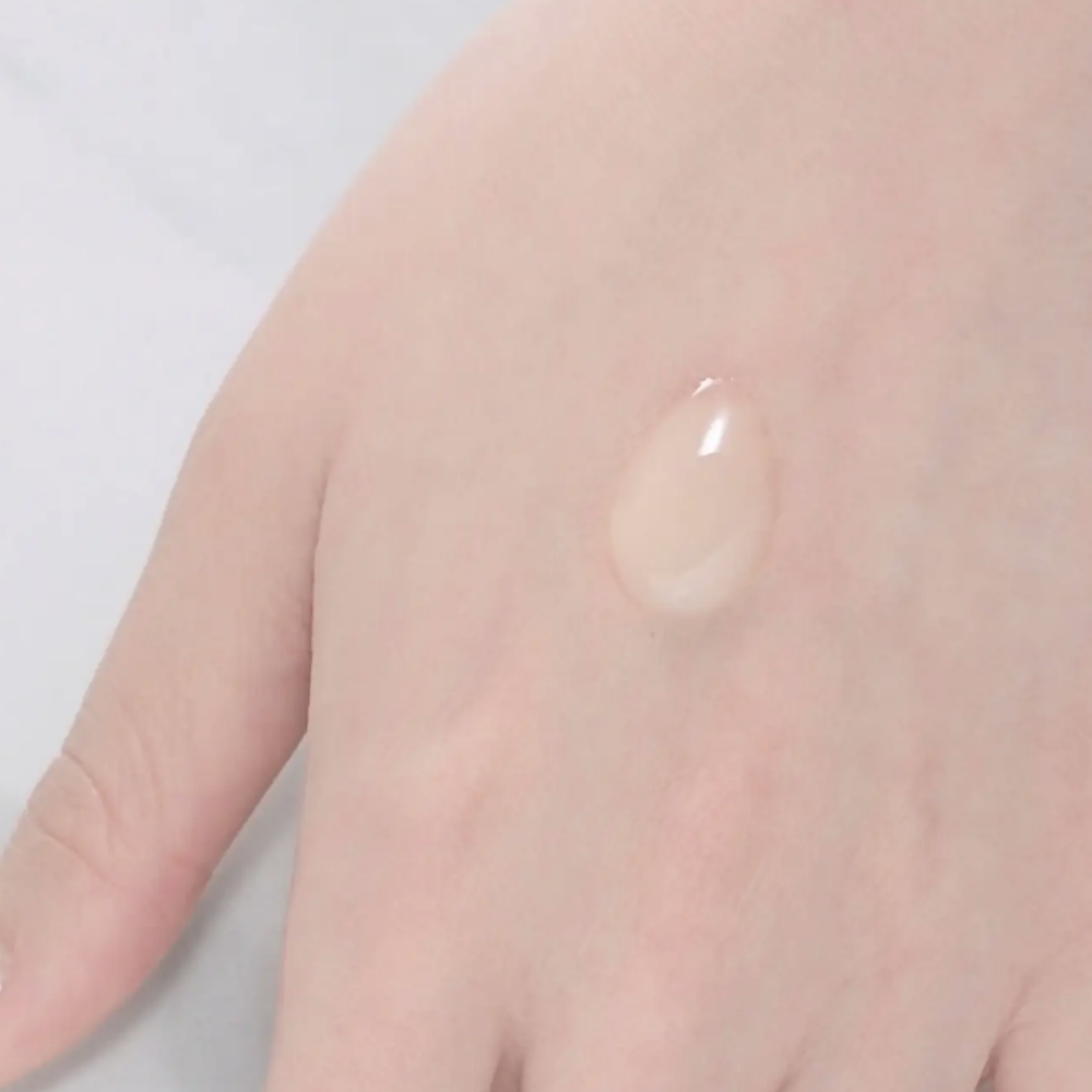 Estée Lauder Perfectionist Pro Brightening Serum consistency