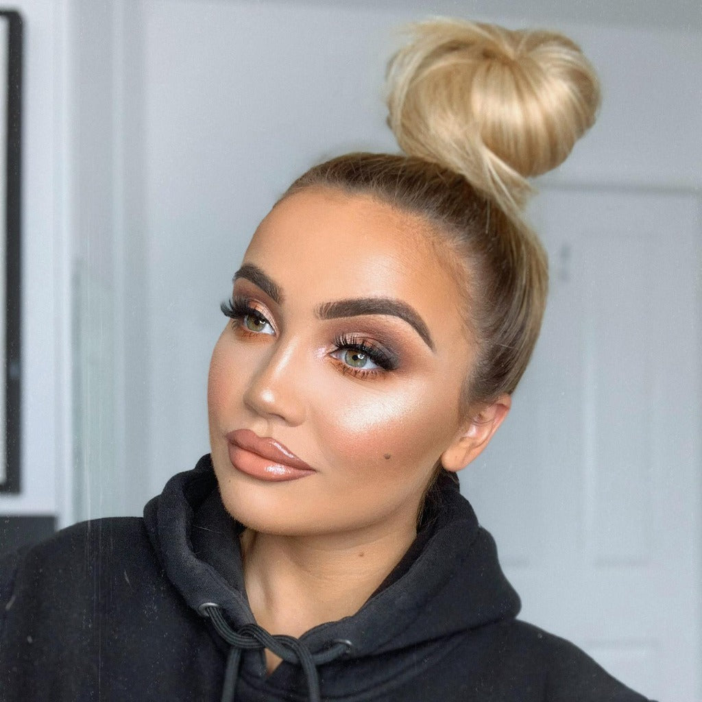 BPerfect X Jah Makeup Artist - Clientele Palette Ellie Kelly model