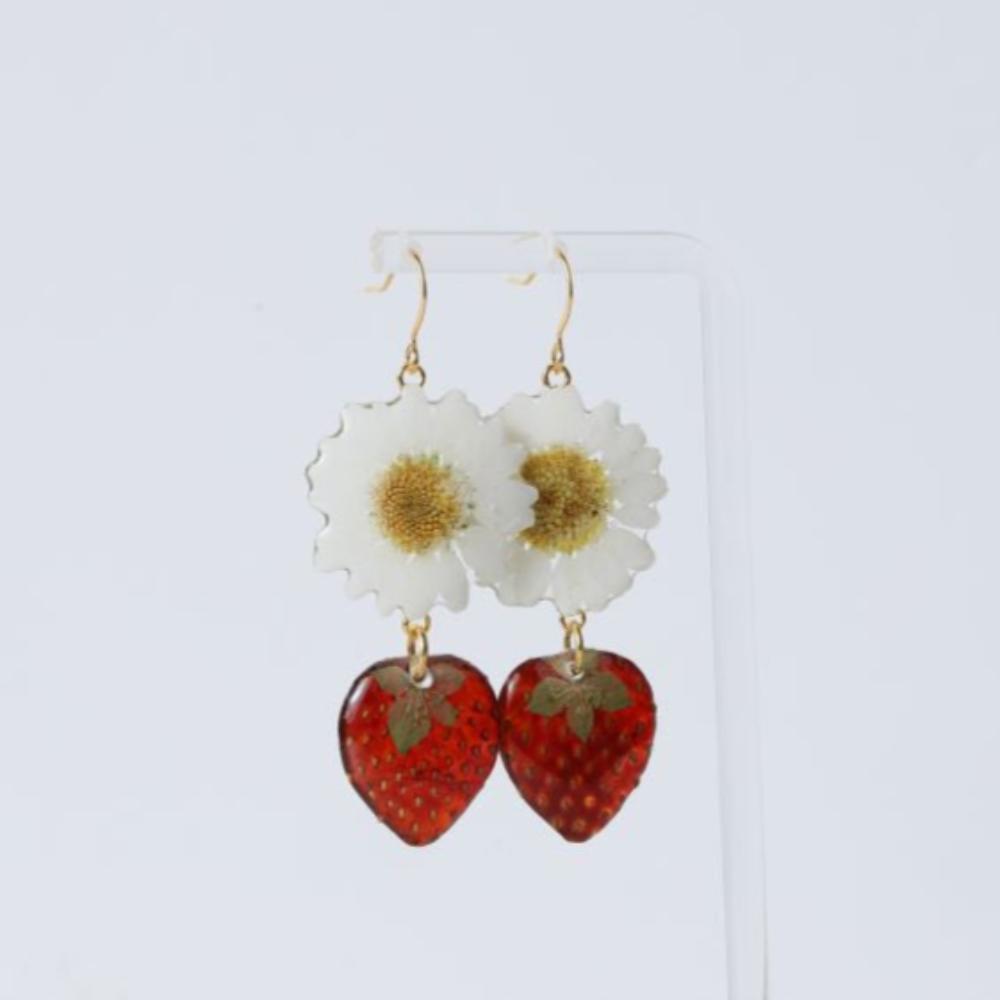 Nordic Flowers Jewellery - Daisy & Strawberry Earrings