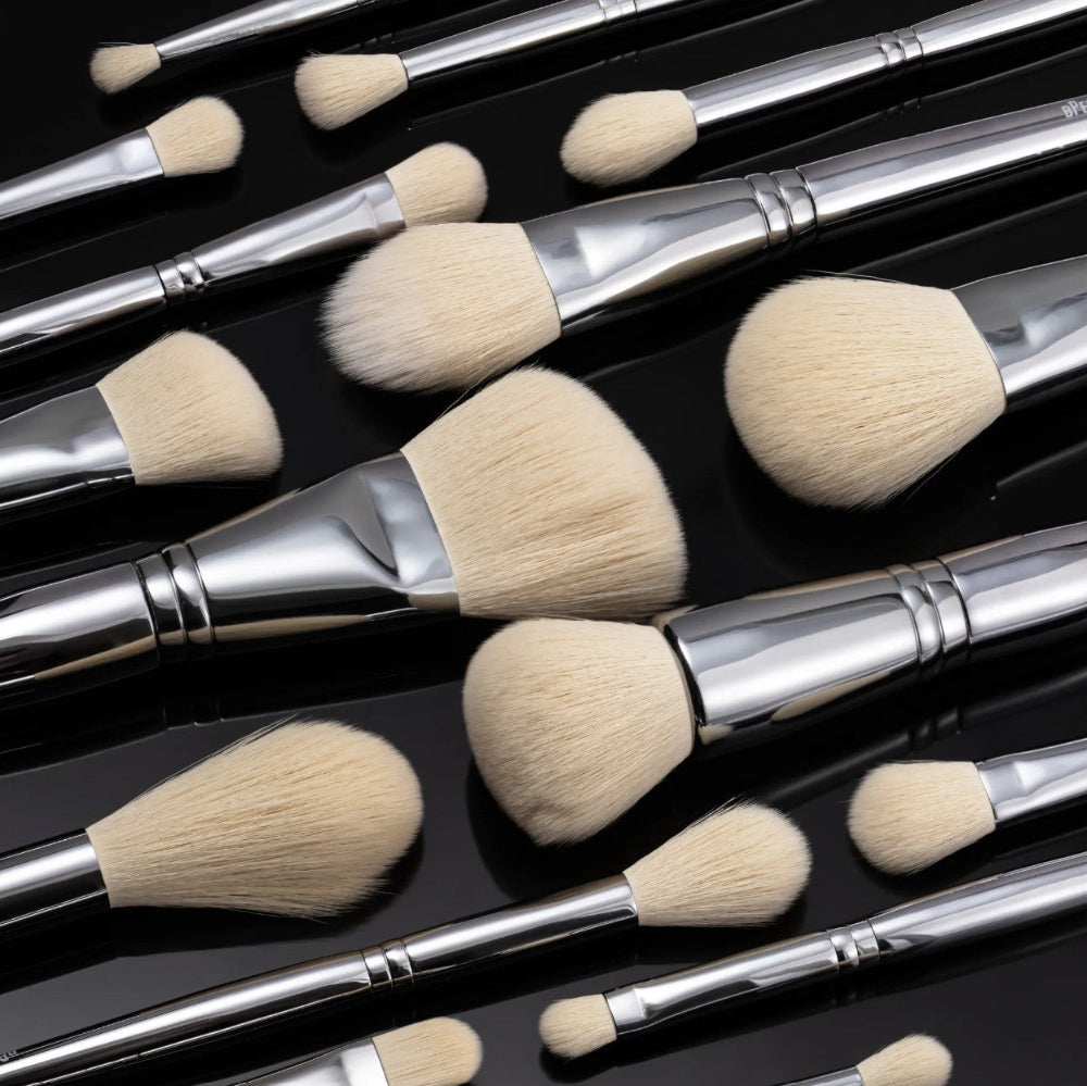 BPerfect Cosmetics - The Collective Edit Essentials 16 Pc Brush Set